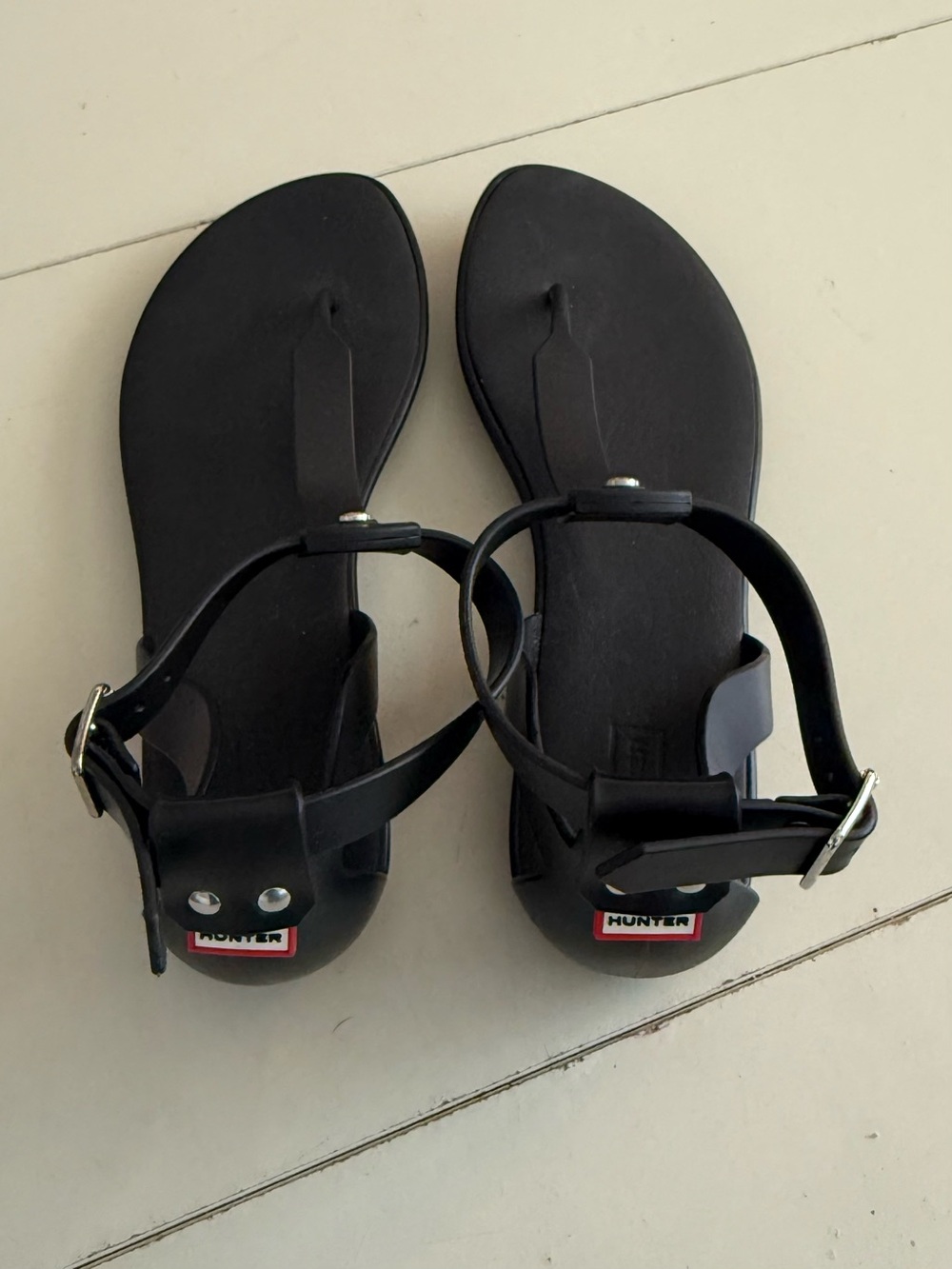 Hunter Original Rare Black Rubber T-Strap Sandals Minimalist Sporty Utility 9